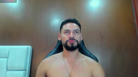 DerryBigger CM online show from September 26, 2025, 8:57 pm