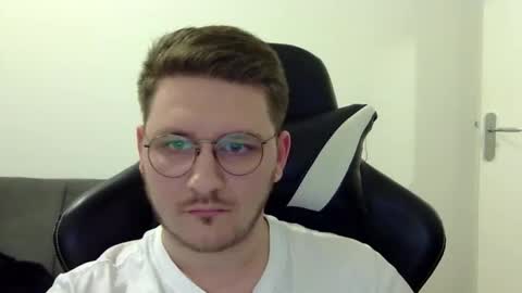 Snapshot of dervechi chatting on November 28, 2025, 7:49 pm dervechi online show from November 28, 2025, 7:49 pm