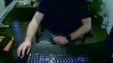 Snapshot of desdisdes chatting on May 6, 2026, 9:53 pm desdisdes online show from May 6, 2026, 9:53 pm