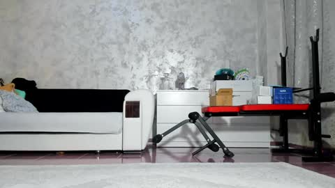 Mia online show from November 7, 2025, 9:37 pm