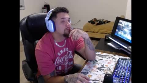 Snapshot of desertadventurer25 chatting on October 19, 2025, 8:15 am desertadventurer25 online show from October 19, 2025, 8:15 am