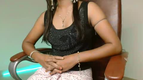 Snapshot of desi_baby_doll chatting on November 20, 2025, 7:08 am Dolly online show from November 20, 2025, 7:08 am