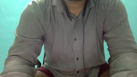 Snapshot of desiguylund chatting on February 7, 2026, 6:33 pm desiguylund online show from February 7, 2026, 6:33 pm