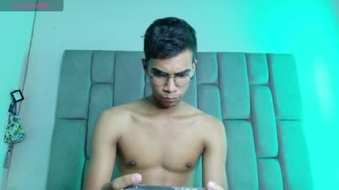 Snapshot of desire4duo chatting on April 22, 2026, 6:09 pm desire4duo online show from April 22, 2026, 6:09 pm