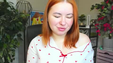 LAYLA online show from December 14, 2025, 7:36 am