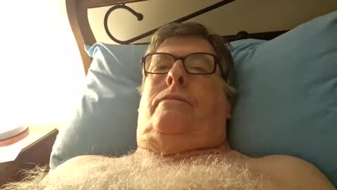 Desmon1958 online show from April 19, 2026, 12:48 pm