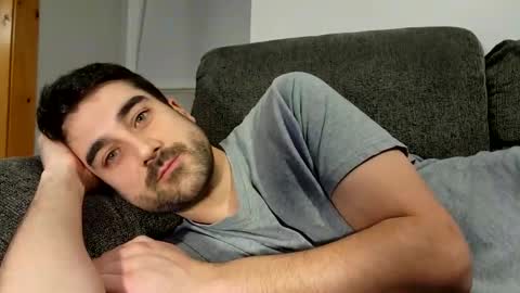 Snapshot of desmond4you chatting on December 13, 2024, 1:26 am Desmond4You online show from December 13, 2024, 1:26 am