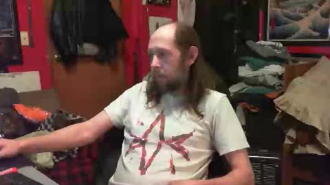 Snapshot of desolation2012 chatting on January 5, 2025, 9:37 am desolation2012 online show from January 5, 2025, 9:37 am