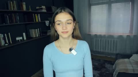 Snapshot of destiebestie chatting on November 18, 2025, 8:30 am Ann online show from November 18, 2025, 8:30 am