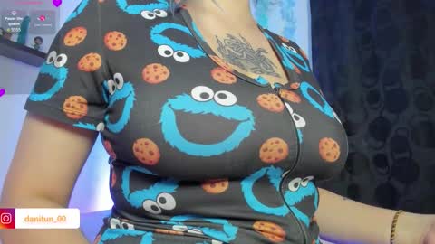 Snapshot of destiny14_ chatting on October 15, 2025, 2:22 am Dani online show from October 15, 2025, 2:22 am