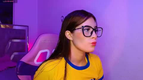 destinya_ online show from June 17, 2026, 12:07 pm