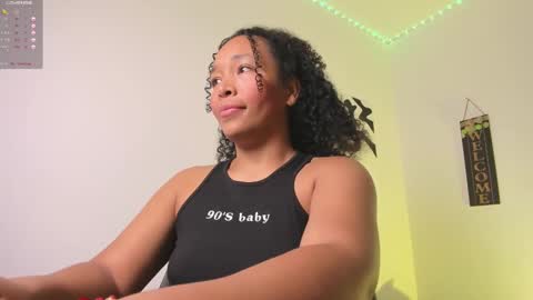 desty_y online show from November 3, 2025, 10:38 am