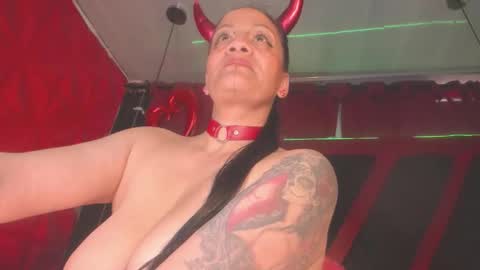 Snapshot of devil_taylorx chatting on November 4, 2025, 3:44 pm devil_taylorx online show from November 4, 2025, 3:44 pm
