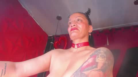 Snapshot of devil_taylorx chatting on November 15, 2025, 1:51 pm devil_taylorx online show from November 15, 2025, 1:51 pm