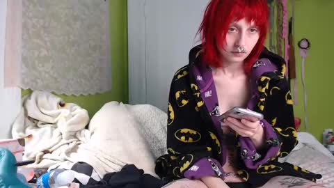 Snapshot of devilg1rl chatting on February 3, 2026, 6:35 pm poutyangel online show from February 3, 2026, 6:35 pm