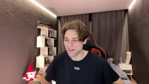 Snapshot of devilnut1 chatting on December 2, 2025, 6:30 am devilnut1 online show from December 2, 2025, 6:30 am