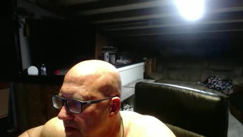 Donthate73 online show from May 11, 2026, 1:44 am