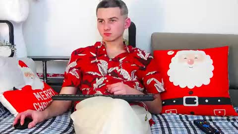 devin_ho online show from December 21, 2024, 8:10 pm