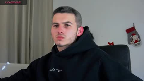 devin_ho online show from December 30, 2024, 7:42 pm