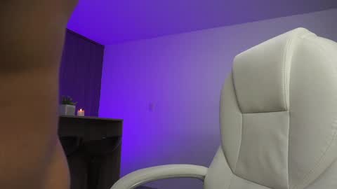 Devin Hunter online show from December 17, 2024, 3:06 am