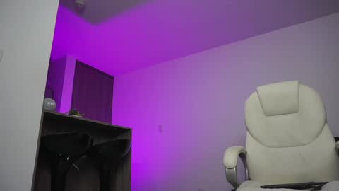 Devin Hunter online show from December 17, 2024, 9:17 am