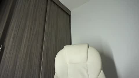 Devin Hunter online show from December 23, 2024, 3:29 am