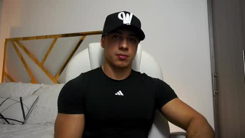 Devin Hunter online show from February 4, 2025, 3:33 am