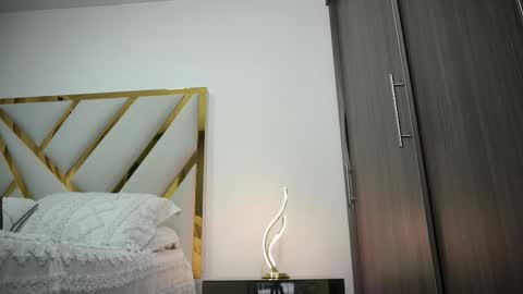 Devin Hunter online show from September 30, 2025, 12:26 am