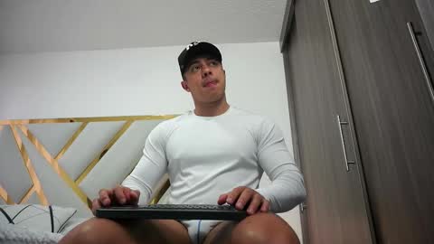 Devin Hunter online show from October 18, 2025, 11:44 am