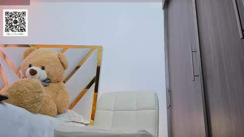 Devin Hunter online show from November 2, 2025, 1:35 pm