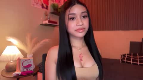 Snapshot of devine_goddessx chatting on November 23, 2025, 12:27 pm Devine Greyson online show from November 23, 2025, 12:27 pm