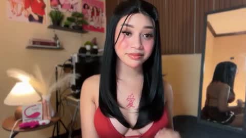 Snapshot of devine_goddessx chatting on February 13, 2026, 4:03 pm Devine Greyson online show from February 13, 2026, 4:03 pm