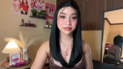 Snapshot of devine_goddessx chatting on March 18, 2026, 10:51 am Devine Greyson online show from March 18, 2026, 10:51 am