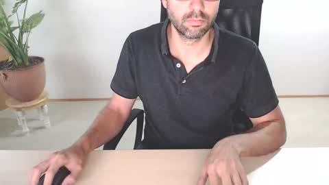 Snapshot of devswiss chatting on September 28, 2025, 8:52 am DevSwiss online show from September 28, 2025, 8:52 am