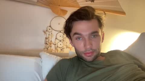 devyy333 online show from December 30, 2024, 7:48 am