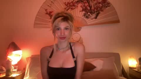 devyy333 online show from January 28, 2025, 9:41 am