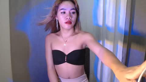 Snapshot of dexie121698 chatting on March 12, 2025, 8:19 am dexie121698 online show from March 12, 2025, 8:19 am