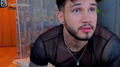 JULIAN online show from October 29, 2025, 11:06 pm