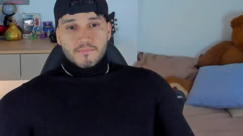 JULIAN online show from May 24, 2026, 3:22 am