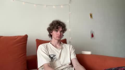 Snapshot of di_n_alex chatting on September 20, 2025, 8:48 am Di Alex online show from September 20, 2025, 8:48 am