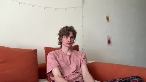 Snapshot of di_n_alex chatting on September 21, 2025, 9:11 am Di Alex online show from September 21, 2025, 9:11 am