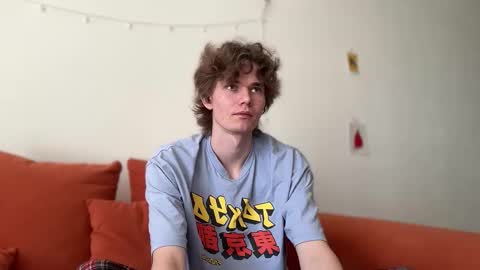 Snapshot of di_n_alex chatting on October 3, 2025, 9:50 am Di Alex online show from October 3, 2025, 9:50 am