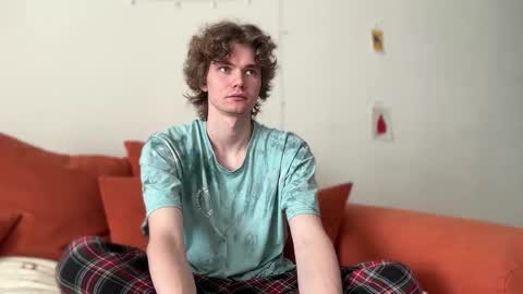 Snapshot of di_n_alex chatting on October 11, 2025, 10:14 am Di Alex online show from October 11, 2025, 10:14 am