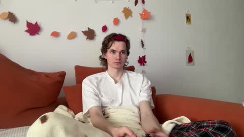 Snapshot of di_n_alex chatting on October 29, 2025, 9:00 am Di Alex online show from October 29, 2025, 9:00 am