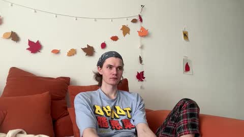 Snapshot of di_n_alex chatting on November 9, 2025, 10:02 am Di Alex online show from November 9, 2025, 10:02 am