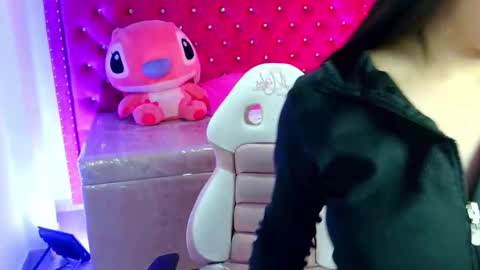 diamond_juliana_ online show from May 27, 2026, 3:03 am
