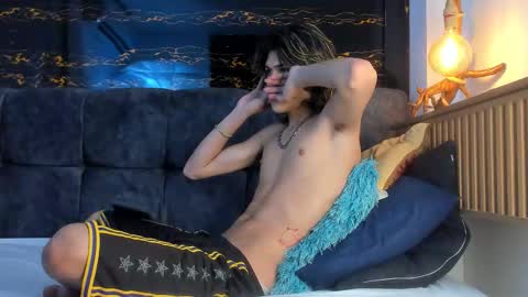 Snapshot of diamond_twink chatting on October 11, 2025, 7:45 pm diamond_twink online show from October 11, 2025, 7:45 pm