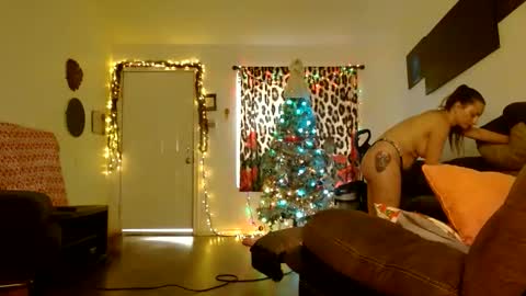 DiamondMonroeXo online show from December 1, 2025, 6:13 pm