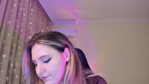 Snapshot of diana_floweri chatting on January 12, 2025, 3:25 pm Diana online show from January 12, 2025, 3:25 pm