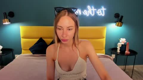 Snapshot of diana_garrett chatting on July 20, 2026, 1:42 am Diana online show from July 20, 2026, 1:42 am